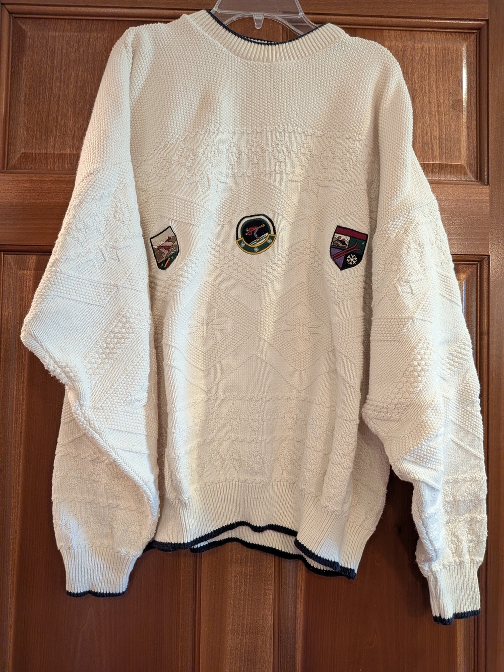Cape Isle Knitters Crewneck Sweater With Embroidered Ski Patches XL